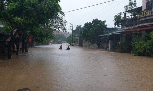Mưa lớn xảy ra trên diện rộng khiến thành phố Thái Nguyên "chìm" trong biển nước. Ảnh: Nguyễn Dũng