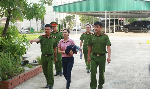 Đối tượng Nguyễn Thị Kim Anh bị bắt tạm giam về hành vi lừa đảo, chiếm đoạt tài sản. Ảnh: CAKA