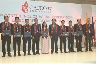 Các kỹ sư Việt Nam nhận Chứng chỉ Kỹ sư chuyên nghiệp ASEAN tại CAFEO 37.