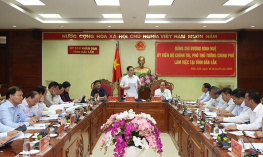 Phó Thủ tướng Vương Đình Huệ và lãnh đạo các bộ, ngành Trung ương làm việc với lãnh đạo tỉnh Đắk Lắk. Ảnh: T.C