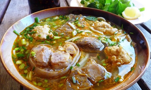 Ở Huế có rất nhiều món ngon mà thưởng thức một lần các bạn sẽ nhớ mãi.