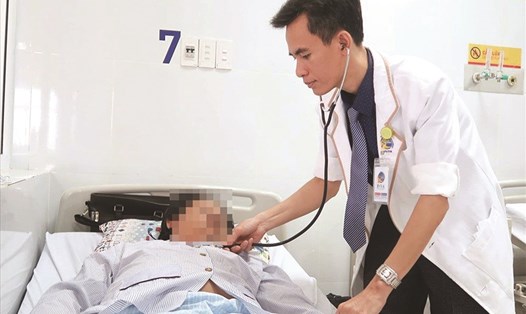 Bệnh nhân T. bị sốc phản vệ do ăn con đuông dừa. Ảnh: bệnh viện cung cấp