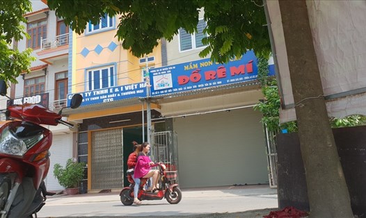 Trường mầm non ở Bắc Ninh này bị đình chỉ hoạt động khi bỏ quên trẻ trên xe đưa đón. Ảnh: Vân Trường