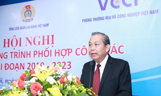 Đồng chí Trương Hòa Bình, Ủy viên Bộ Chính trị, Phó Thủ tướng Thường trực Chính phủ phát biểu chỉ đạo tại Hội nghị.