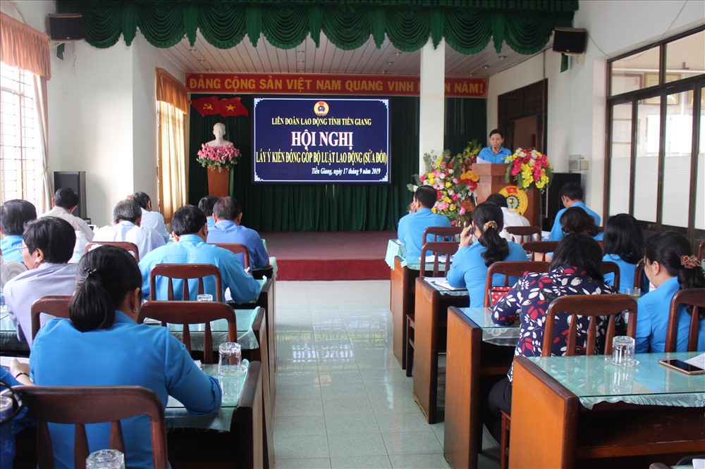 Các đại biểu tích cực đóng góp vào dự thảo Bộ Luật Lao động (sửa đổi). Ảnh: Kỳ Quan