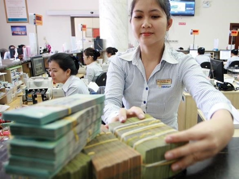 Các ngân hàng vẫn tiếp tục điều chỉnh tăng lãi suất tiết kiệm Các ngân hàng vẫn tiếp tục điều chỉnh tăng lãi suất tiết kiệm