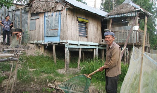 Anh hùng Nguyễn Văn Bảy sống như một nông dân những năm cuối đời. Ảnh: K.Q