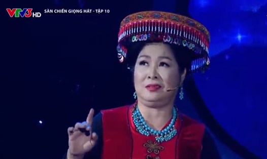 NSND Hồng Vân thể hiện ca khúc "Để Mị nói cho mà nghe". Ảnh cắt từ clip