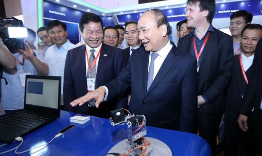 Thủ tướng Chính phủ Nguyễn Xuân Phúc tại Diễn đàn Cấp cao và Triển lãm Quốc tế về Công nghiệp 4.0 năm 2018. Ảnh: Theo Bộ KHCN