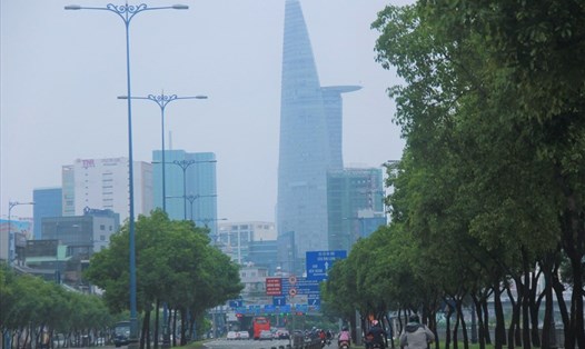 Lớp sương mù dày đặc bao phủ TP. Hồ Chí Minh suốt từ sáng tới chiều ngày 22.9. Ảnh: Hồ Dương