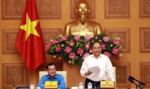 Thủ tướng Chính phủ Nguyễn Xuân Phúc phát biểu chỉ đạo tại buổi làm việc với Tổng LĐLĐVN. Ảnh: HẢI NGUYỄN