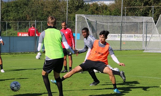 Dù chưa được ra sân ở giải VĐQG Hà Lan nhưng Văn Hậu cũng đã giúp SC Heerenveen mang về những hiệu ứng tích cực. Ảnh: Đ.V