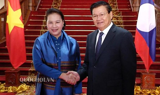 Chủ tịch Quốc hội Nguyễn Thị Kim Ngân hội kiến Thủ tướng Lào Thoongloun Sisulith. Ảnh: Quochoi.vn