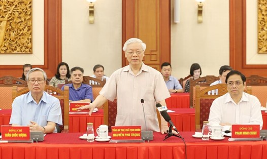 Tổng Bí thư, Chủ tịch Nước Nguyễn Phú Trọng chủ trì Hội nghị nguyên lãnh đạo Đảng, Nhà nước góp lý Dự thảo văn kiện Đại hội XIII ngày 27.9. Ảnh: TTXVN