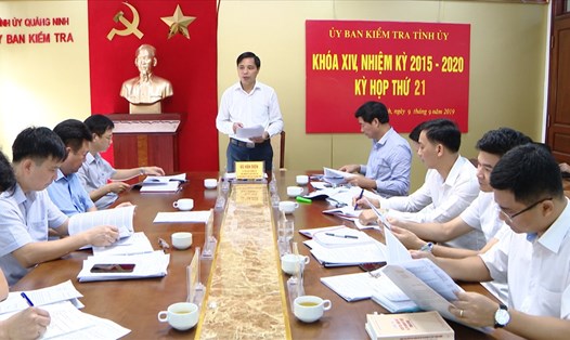 Ủy ban Kiểm tra tỉnh ủy Quảng Ninh họp, yêu cầu 2 đảng bộ xử lý kỷ luật một số đảng viên vi phạm. Ảnh: BQN