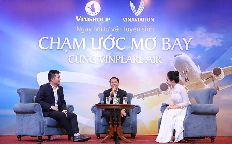 Phó Chủ tịch tập đoàn Vingroup, tỷ phú Phạm Nhật Vượng, một trong những nhân vật giàu nhất Việt Nam và được xếp hạng trên thế giới cũng là một nhà tài trợ nhiệt tình cho các hoạt động xã hội. Hãy đến để khám phá hình ảnh về một doanh nhân thành đạt và đầy nhân ái.