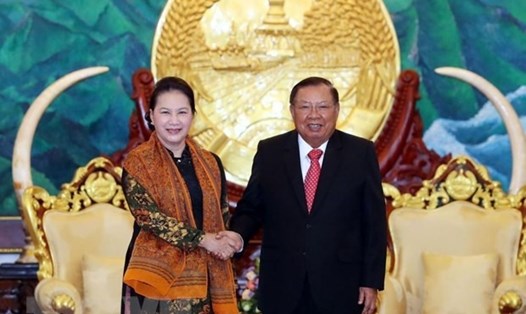 Chủ tịch Quốc hội Nguyễn Thị Kim Ngân hội kiến Tổng Bí thư, Chủ tịch nước Lào Bounnhang Vorachith. Ảnh: TTXVN