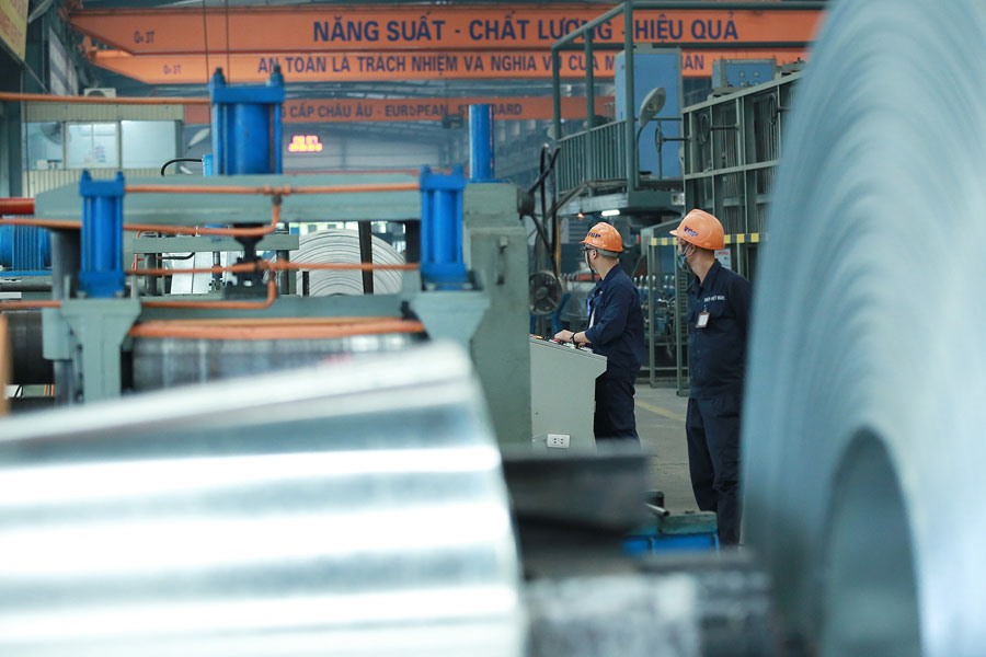 Dây chuyền sản xuất thép tại một doanh nghiệp. Ảnh: HẢI NGUYỄN