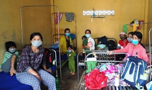 Các bệnh nhân nghi mắc bệnh bạch hầu đang cách ly điều trị tại Bệnh viện đa khoa huyện Cư M’gar, tỉnh Đắk Lắk. Ảnh: Sở Y tế Đắk Lắk.