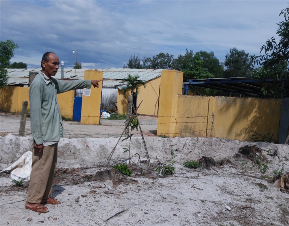 Xưởng chế biến cá bốc mùi hôi thối, khiến cuộc sống người dân bị đảo lộn.