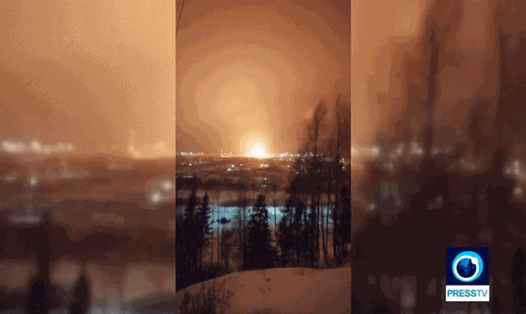 Vụ cháy nhà máy lọc dầu ở Nga. Ảnh: Press TV.