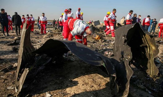 Hiện trường vụ máy bay Ukraina bị bắn hạ ở ngoại ô Tehran. Ảnh: Reuters.