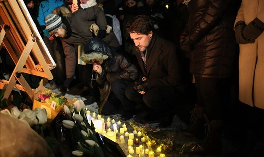Thủ tướng Canada Justin Trudeau tưởng niệm các nạn nhân của vụ tai nạn máy bay ở Iran. Ảnh: Getty.