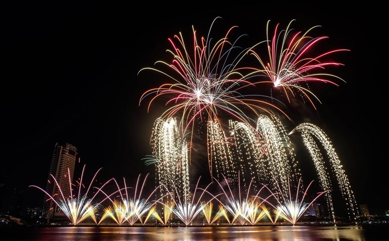 Đà Nẵng sẽ tổ chức bắn pháo hoa vào đêm giao thừa Tết Nguyên đán Canh Tý. ảnh minh họa.