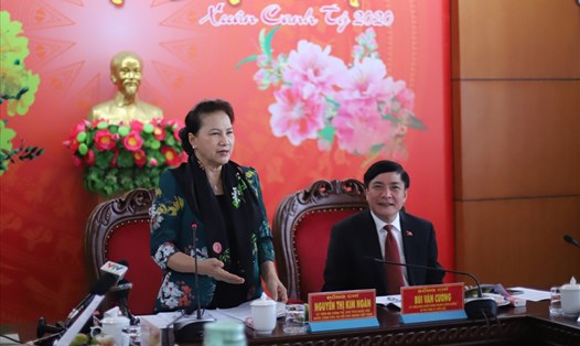 Chủ tịch Quốc hội Nguyễn Thị Kim Ngân phát biểu tại buổi làm việc. Ảnh: HL