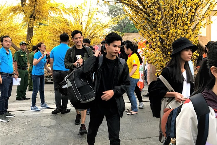 Những "Chuyến xe mùa xuân" bắt đầu lăn bánh đưa sinh viên về quê đón Tết