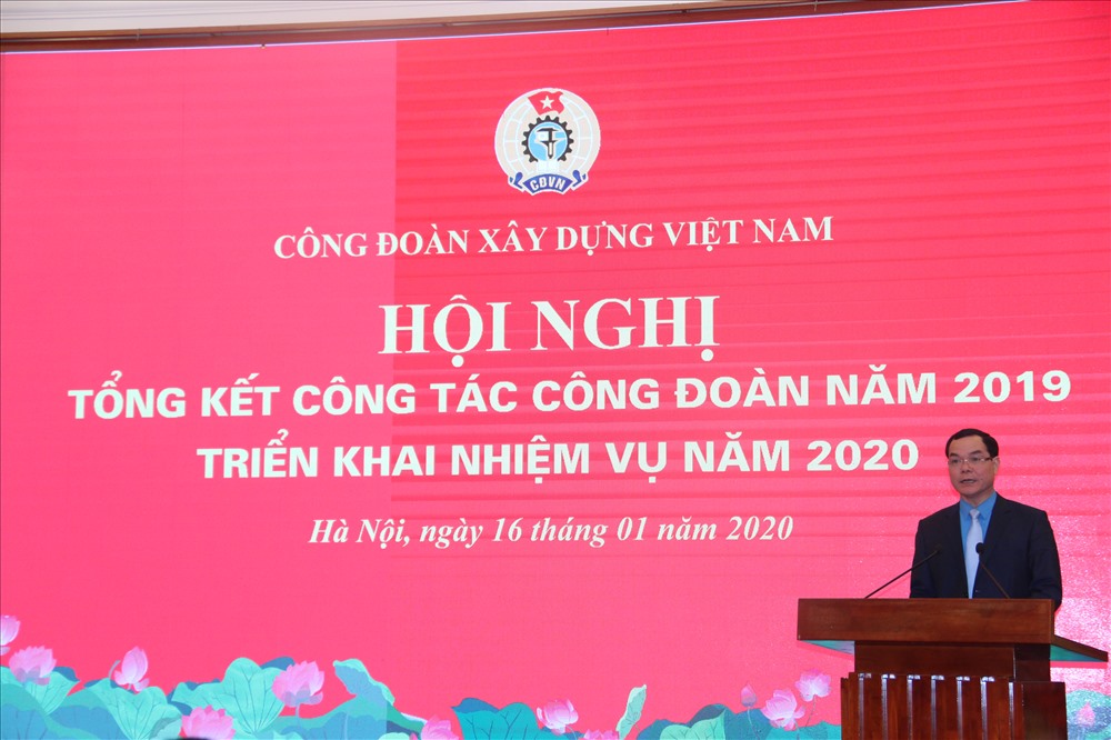 Đồng chí Nguyễn Đình Khang – Ủy viên Trung ương Đảng, Chủ tịch Tổng LĐLĐVN - phát biểu tại Hội nghị.
