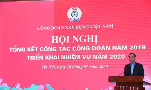 Đồng chí Nguyễn Đình Khang – Ủy viên Trung ương Đảng, Chủ tịch Tổng LĐLĐVN - phát biểu tại Hội nghị.