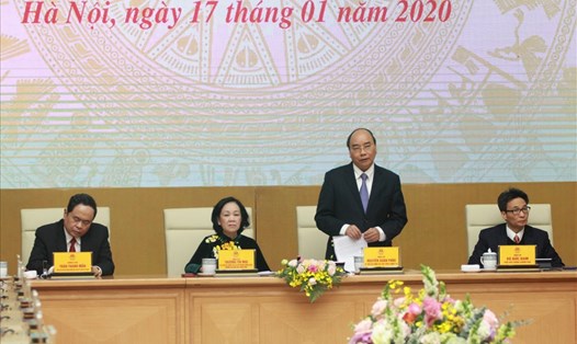 Thủ tướng Chính phủ Nguyễn Xuân Phúc phát biểu tại cuộc họp. Ảnh T.Vương