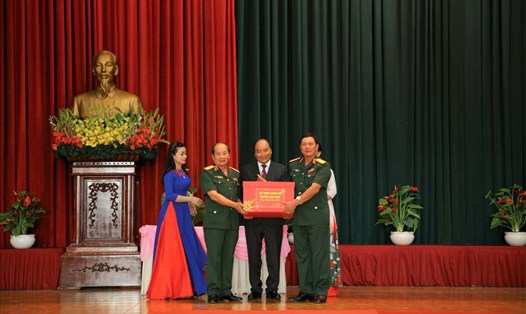 Thủ tướng Nguyễn Xuân Phúc chúc Tết Trường Sĩ quan Lục quân 2_Ảnh: CTV