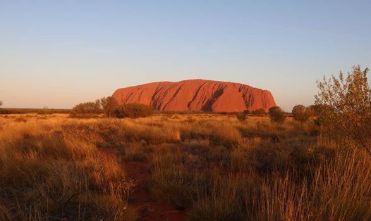 Uluru vượt quá giới hạn cho phép về du lịch leo núi trong năm 2019. Do vậy, trong năm 2020, du khách muốn đi du lịch với sự tôn trọng người bản địa. Ảnh: Rachel Lees
