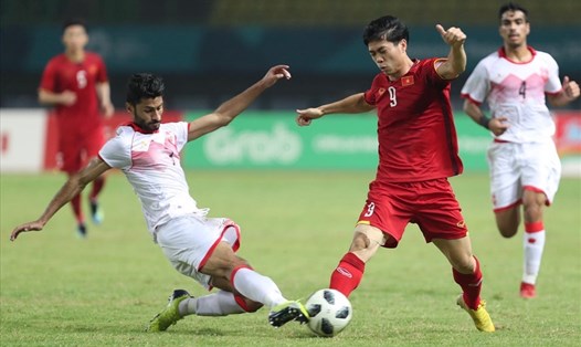 U23 Việt Nam đối đầu U23 Bahrain tại ASIAD 18. Ảnh: Đ.Đ