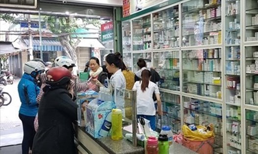 Sở Y tế Hà Nội bố trí 69 nhà thuốc, quầy thuốc trực bán 24/24 dịp Tết. Ảnh: T.A.
