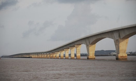Cầu Tân Vũ - Lạch Huyện  là cây cầy vượt biển dài nhất Việt Nam được khánh thành năm 2017 - ảnh Hồng Phong