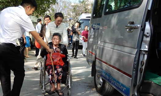 Bệnh viện Đà Nẵng tổ chức xe đưa bệnh nhân về quê đón Tết