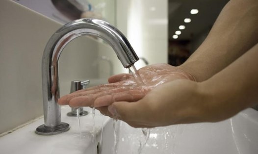 Nên rửa tay thường xuyên để ngăn ngừa nguy cơ lây nhiễm virus viêm phổi lạ Trung Quốc. Ảnh: ST