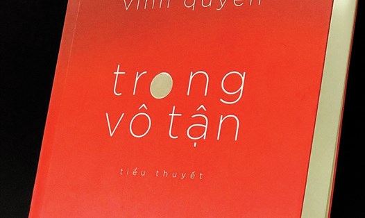 “Trong vô tận”, Vĩnh Quyền, Nxb. Trẻ, 2019.