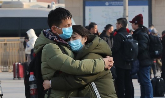Virus bùng nổ đúng thời điểm hàng triệu người Trung Quốc bắt đầu kỳ nghỉ tết và di chuyển đi khắp nơi, làm gia tăng nguy cơ nhiễm bệnh. Ảnh: Reuters.