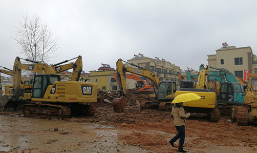 Chính quyền Vũ Hán đang cấp tập xây dựng bệnh viện 1.000 giường trong 6 ngày ở ngoại ô thành phố. Ảnh: Reuters
