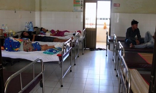 Khoa chấn thương chính hình Bệnh viện Đa khoa Cà Mau lần đầu tiên còn gường bệnh vào những ngày tết (ảnh Nhật Hồ)