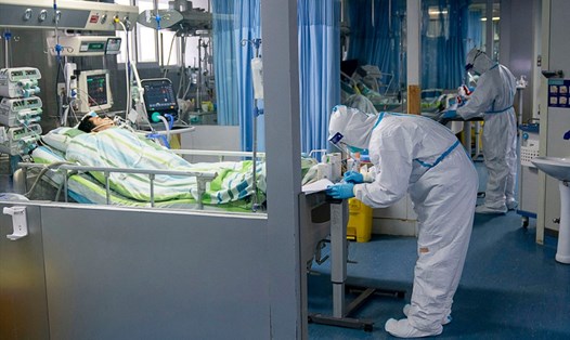 Chuyên gia Trung Quốc dự báo đỉnh dịch virus Corona trong 1 tuần hoặc 10 ngày tới. Ảnh: Independent