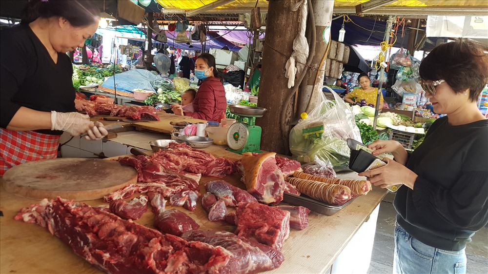 Giá thịt bò đã tăng 25.000 đồng/kg, lập "đỉnh" 300.000 đồng/kg