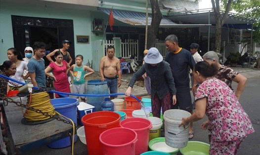 Người dân Đà Nẵng 2 năm qua đã phải đối diện với những ngày thiếu nước sinh hoạt trầm trọng. Ảnh: PV