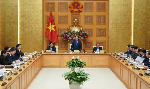 Thủ tướng Nguyễn Xuân Phúc chủ trì cuộc họp Thường trực Chính phủ. Ảnh: VGP.