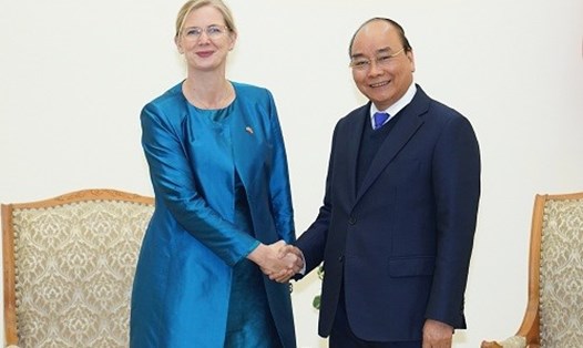 Thủ tướng Nguyễn Xuân Phúc tiếp Đại sứ Thụy Điển tại Việt Nam Ann Mawe. Ảnh: VGP.