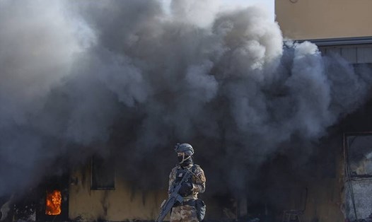 Vùng xanh ở thủ đô Baghdad bị tấn công ồ ạt. Ảnh: AP.